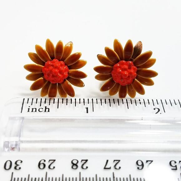 Vintage Enamel Brown Orange Flower Earrings,  Flower Power 1960s, 7/8 Inches - Picture 4 of 8